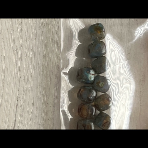 Assortment of gemstone, glass and pearl beads in blue shades - Picture 5 of 11